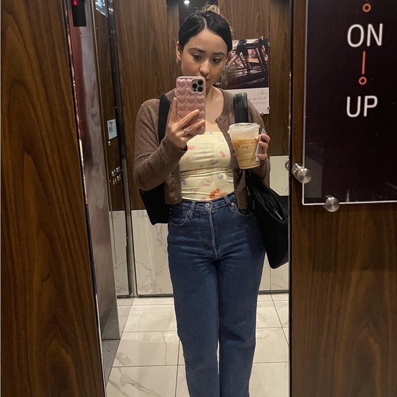 Meet your Posher, Gabriela - Picture 2 of 4